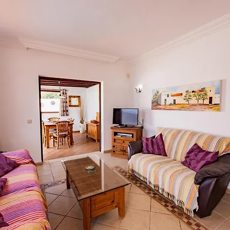 Utopia, 4 Bedrooms, Heated Pool & Complete Privacy Villa Playa Blanca (Lanzarote)