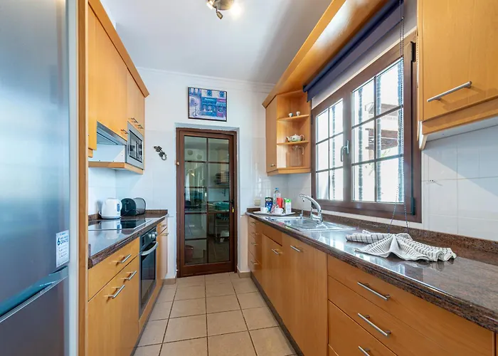 Utopia, 4 Bedrooms, Heated Pool & Complete Privacy Villa *