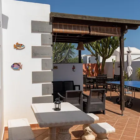Villa Utopia, Villa 4 Bedrooms, Heated Pool & Complete Privacy *