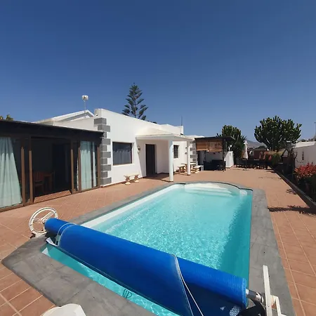 Utopia, Villa 4 Bedrooms Close To Old Town, Heated Pool With Complete Privacy *